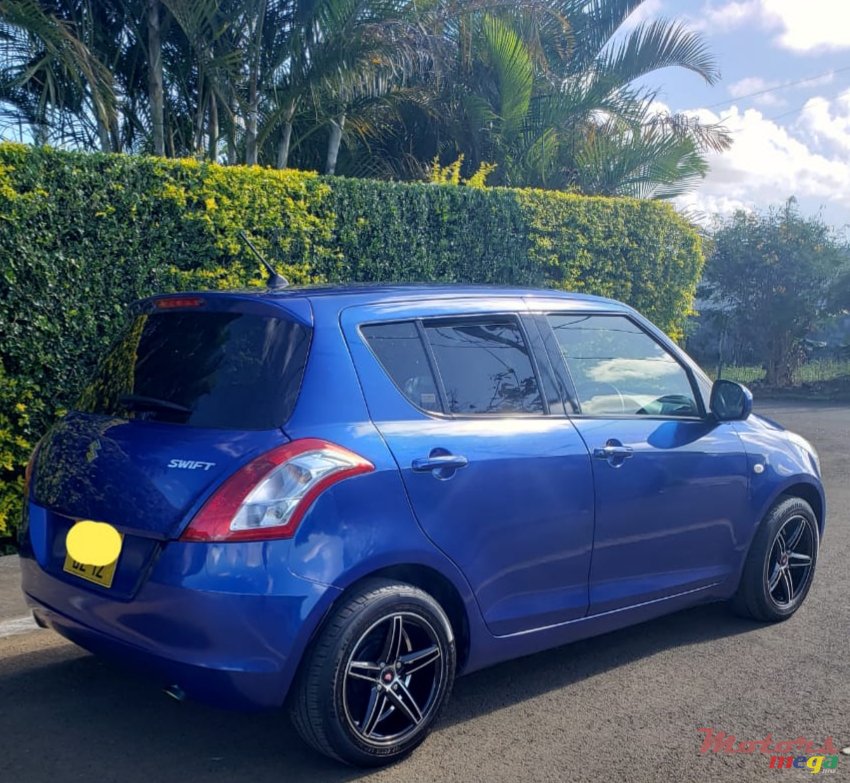 2012' Suzuki Swift photo #2