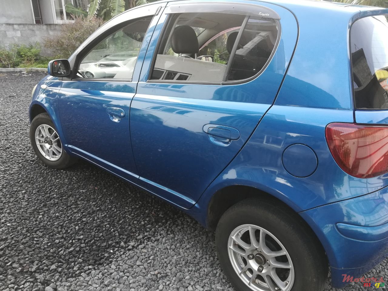 2004' Toyota Vitz photo #7