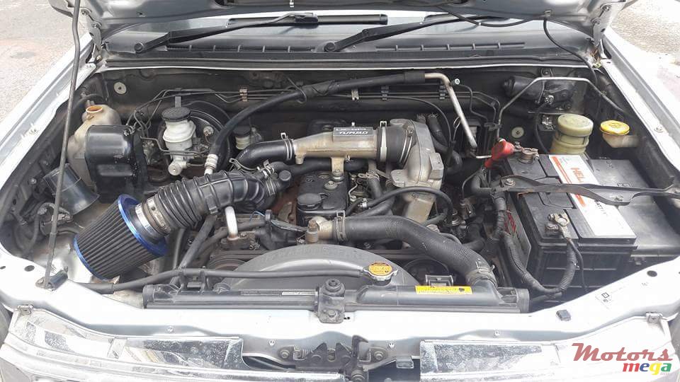 2003' Isuzu photo #7