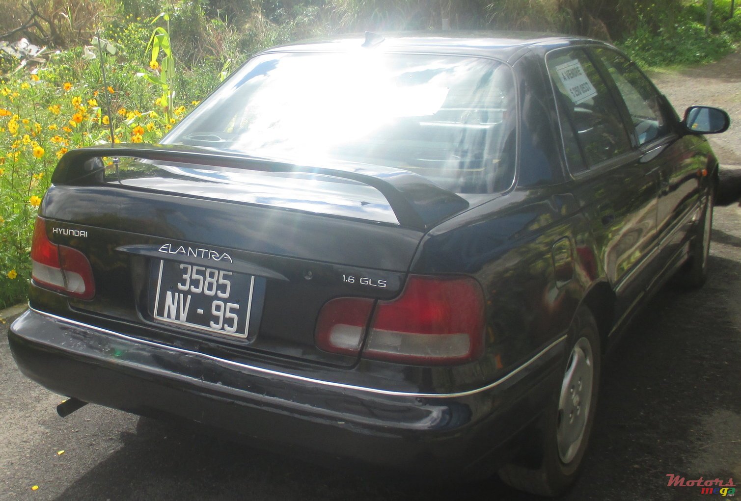 1995' Hyundai Elantra photo #2