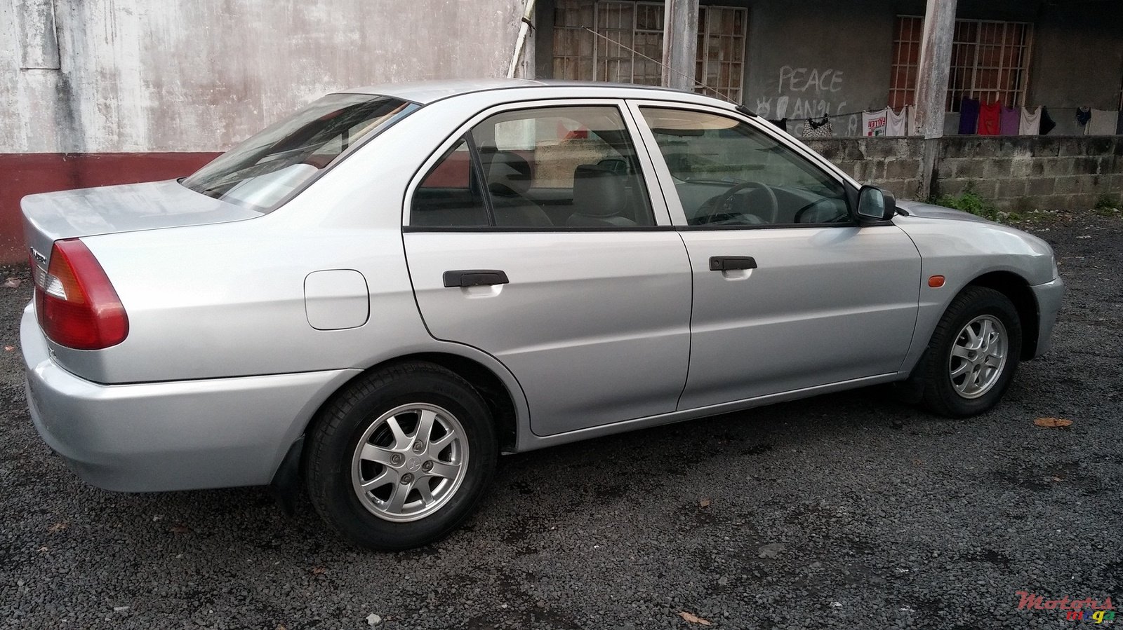 1999' Mitsubishi Lancer GL photo #3