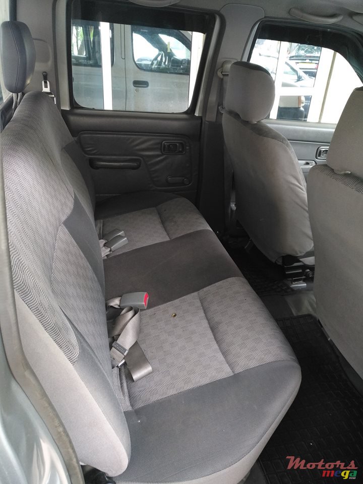 2008' Nissan Navara photo #6