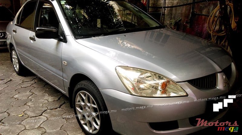 2003' Mitsubishi photo #2