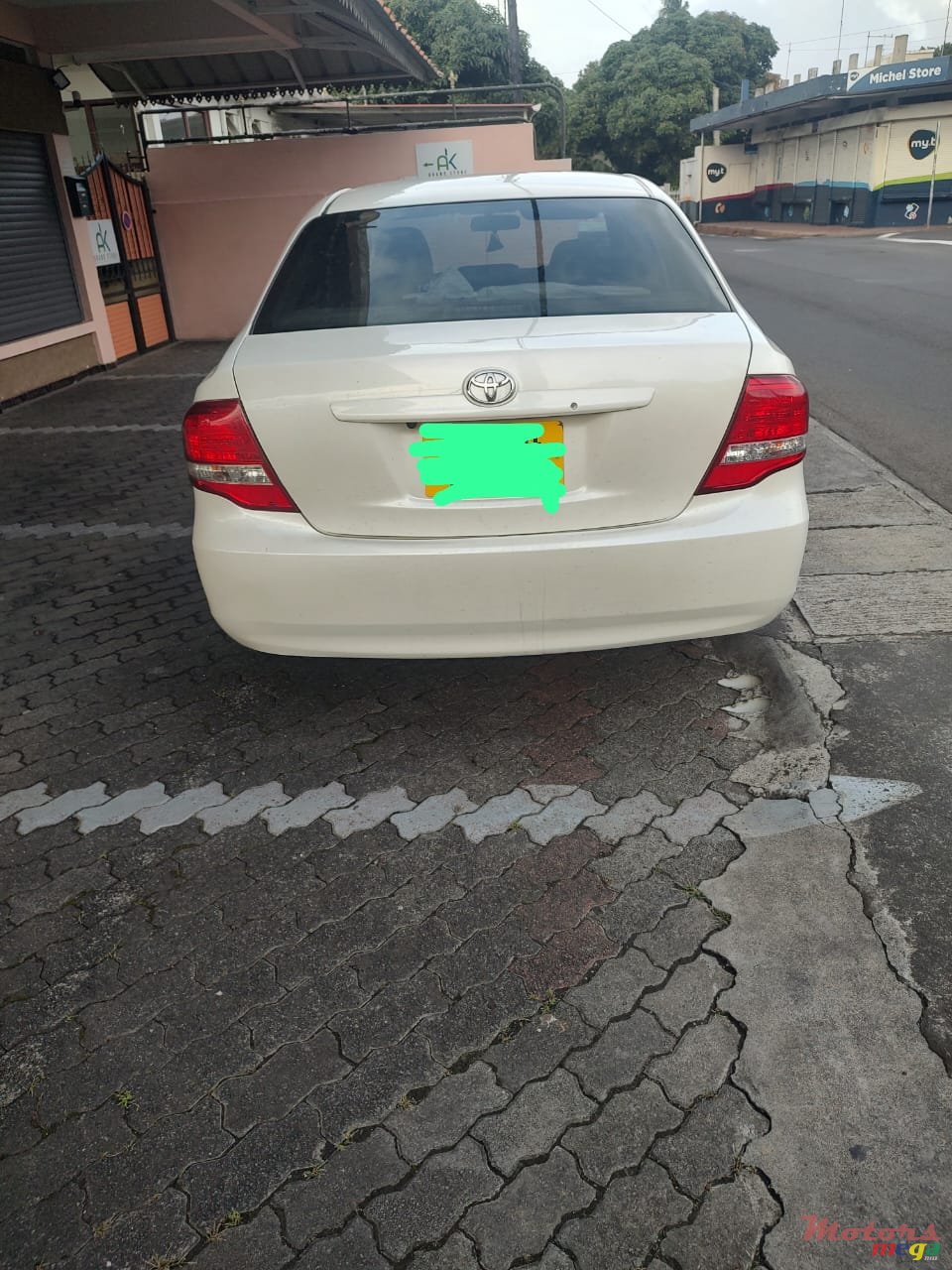 2009' Toyota Axio photo #4