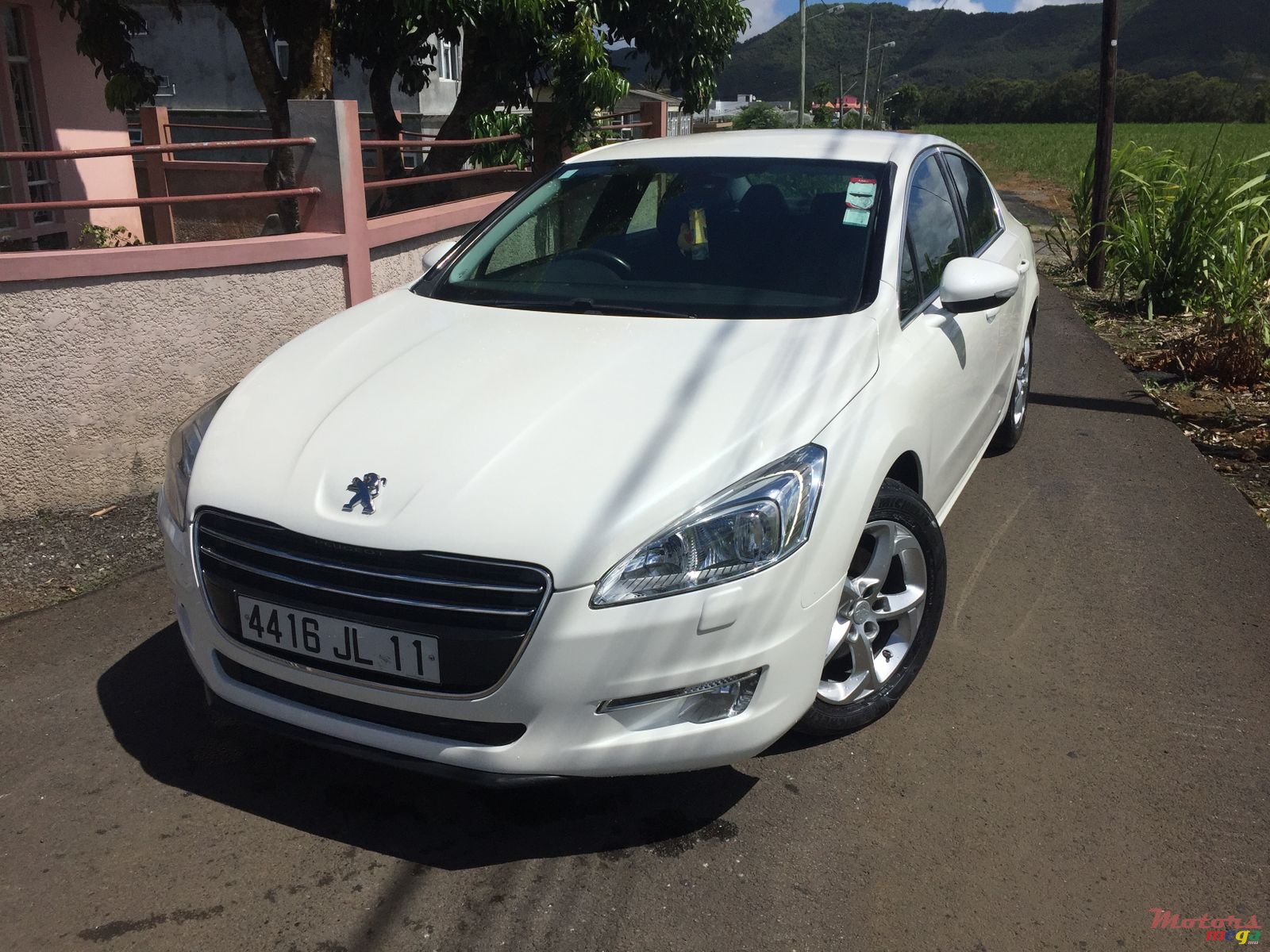 2011' Peugeot 508 THP photo #2