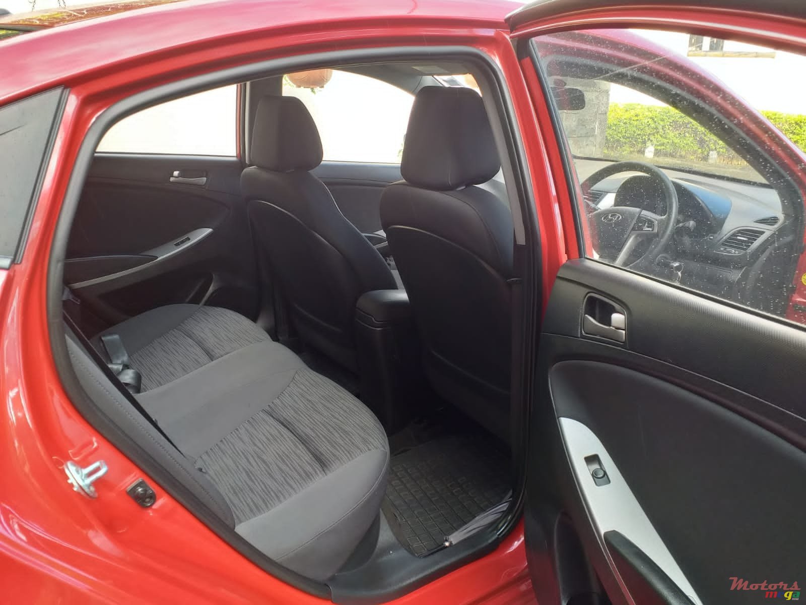 2017' Hyundai Accent photo #3