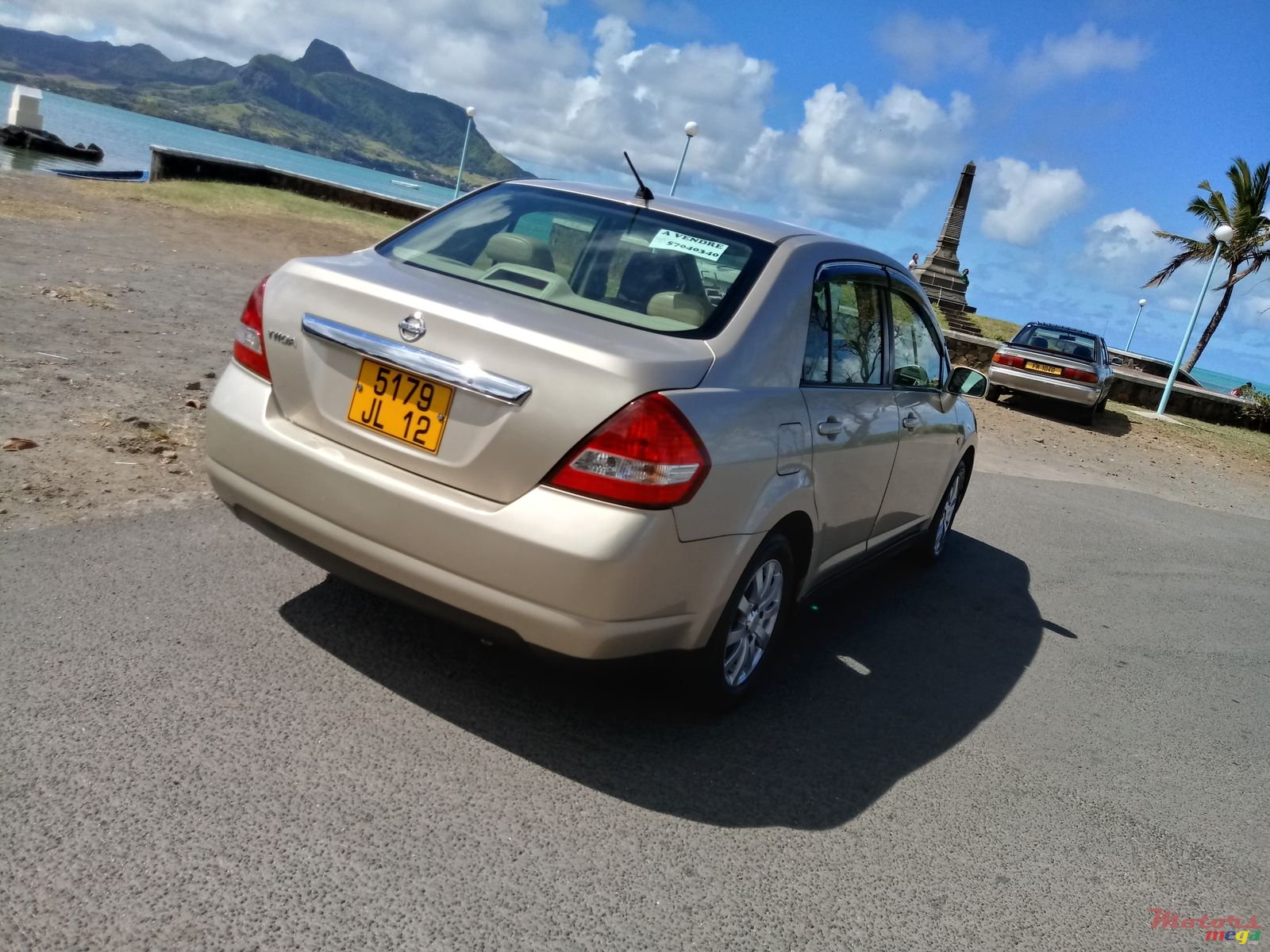 2012' Nissan Jant cosmic photo #4