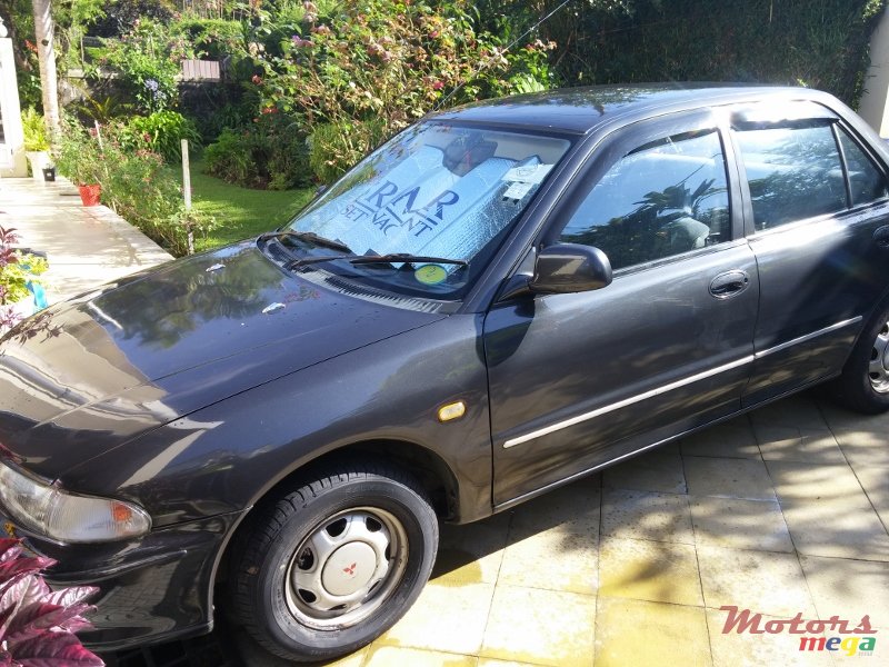 1992' Mitsubishi Lancer photo #1