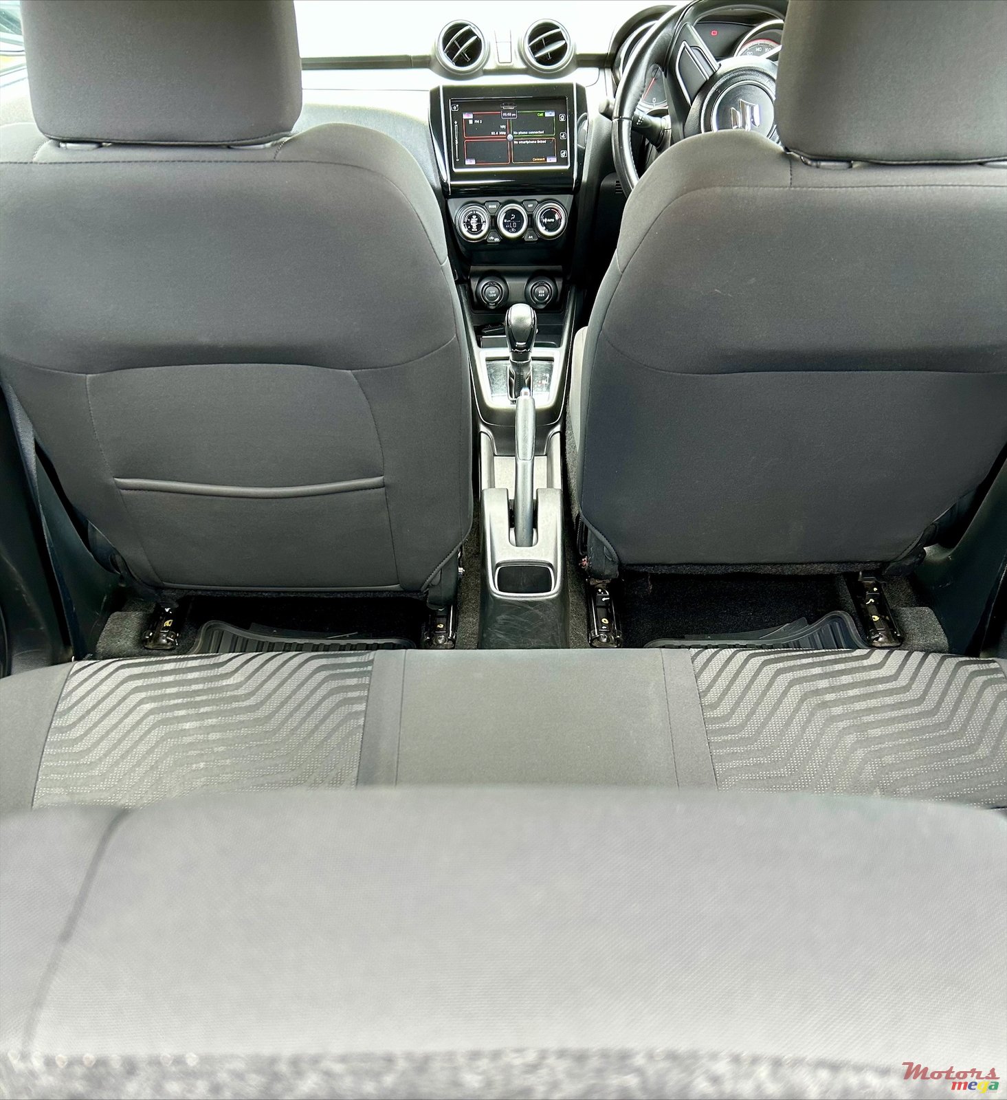 2019' Suzuki Swift GLX photo #6