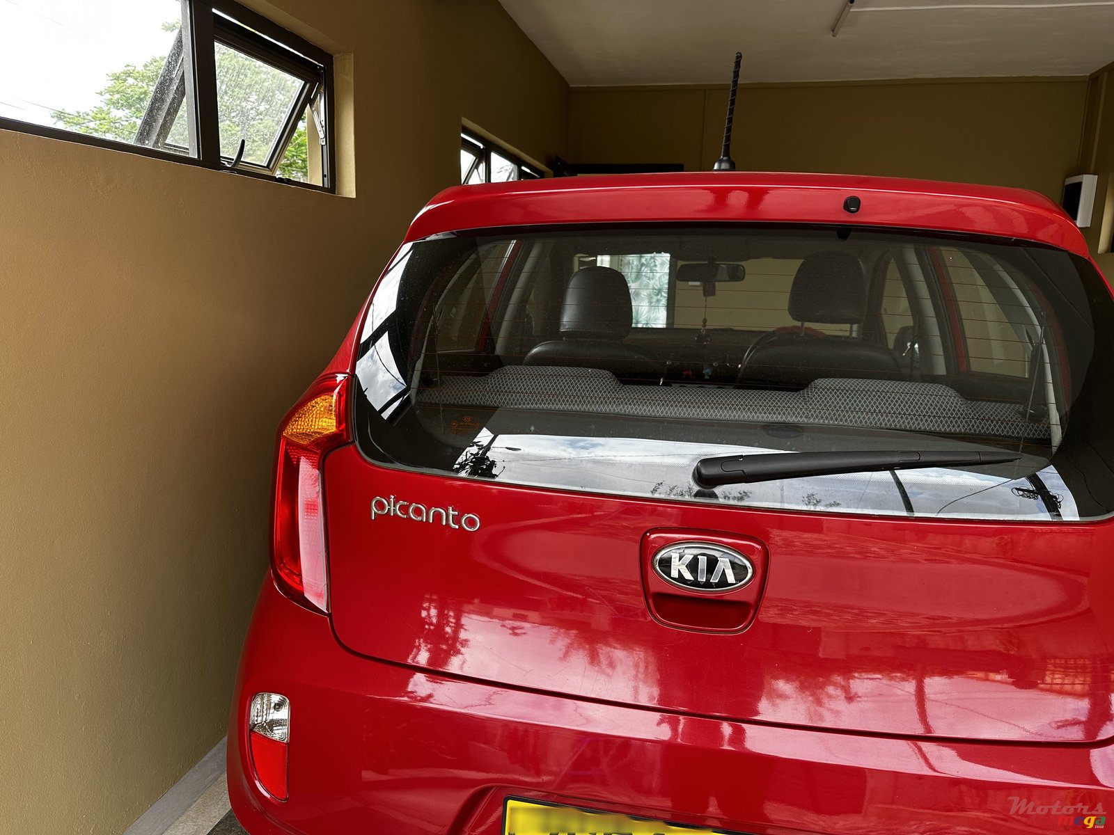 2012' Kia Picanto photo #2