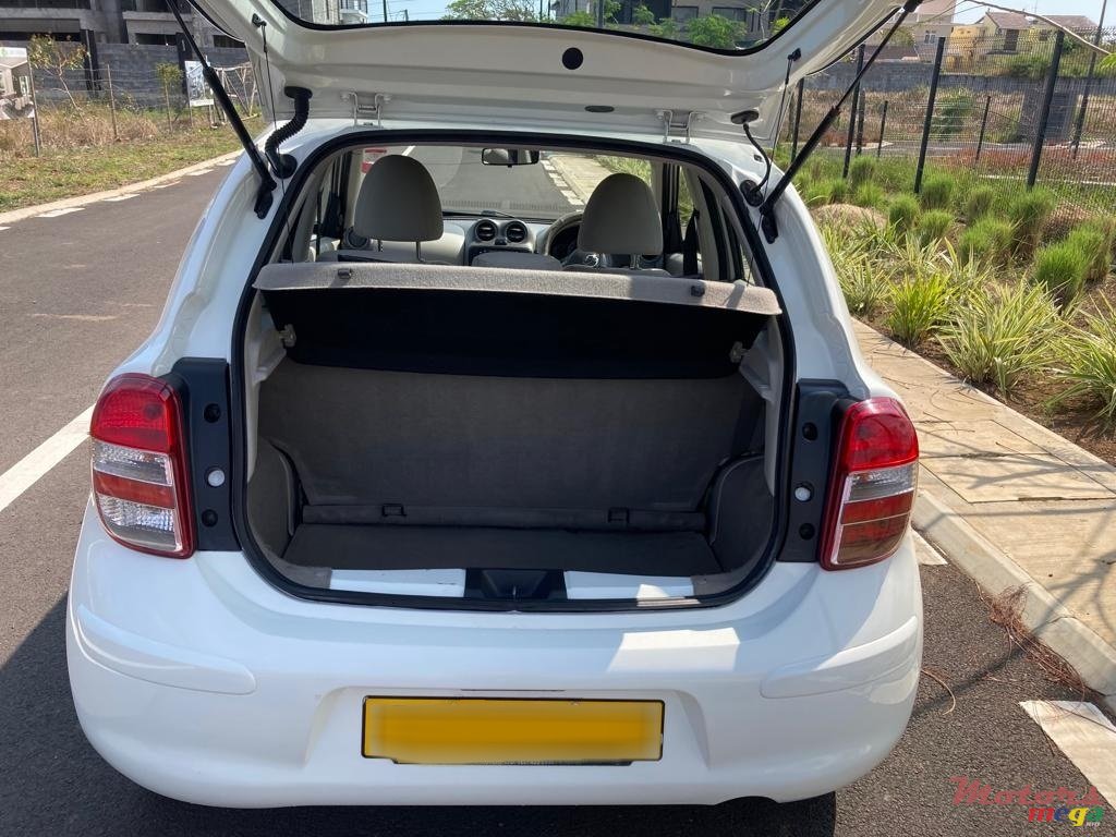 2013' Nissan March photo #5