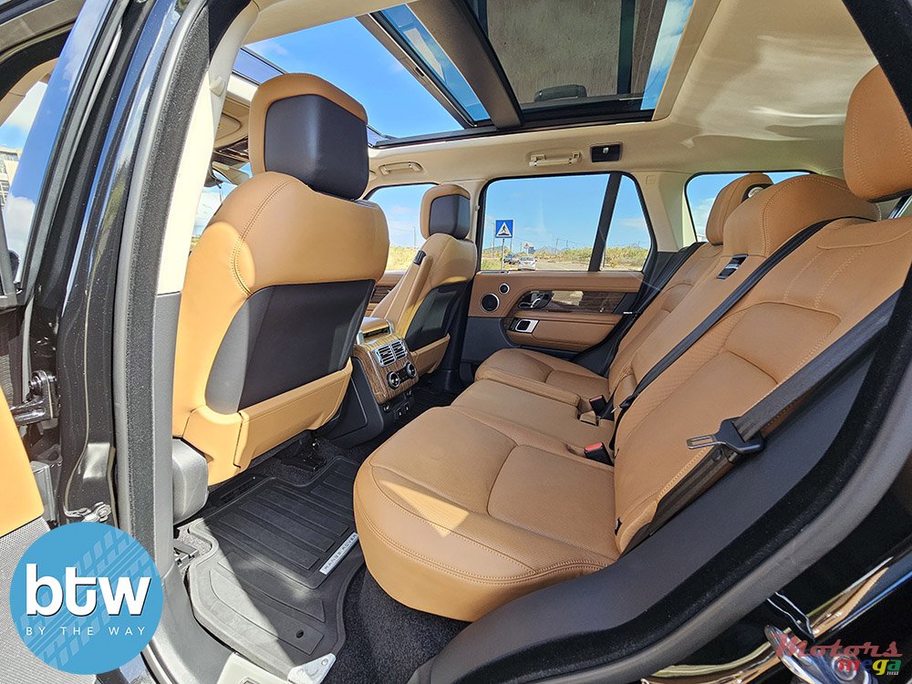2020' Rover Range Rover VOGUE SE photo #6