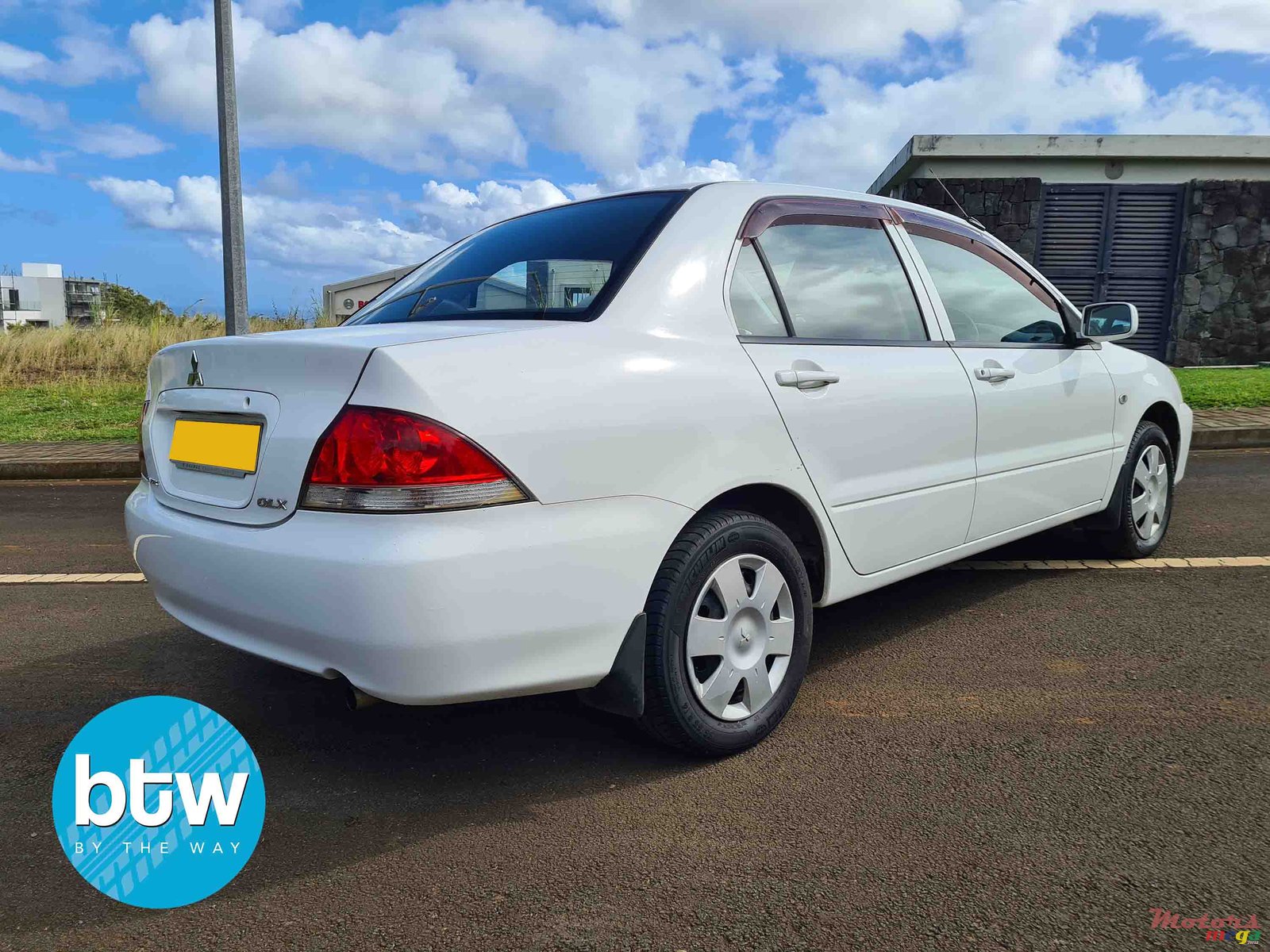 2009' Mitsubishi Lancer photo #3