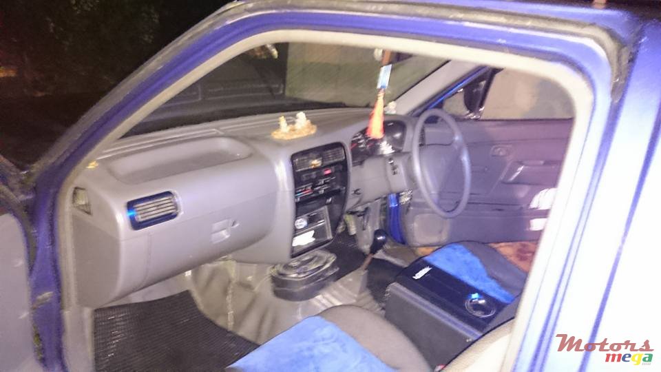 1999' Nissan Hardbody none photo #5