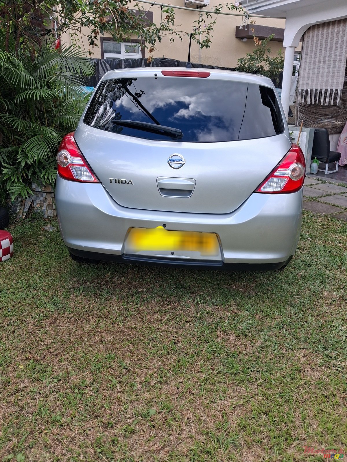 2012' Nissan Tiida photo #2