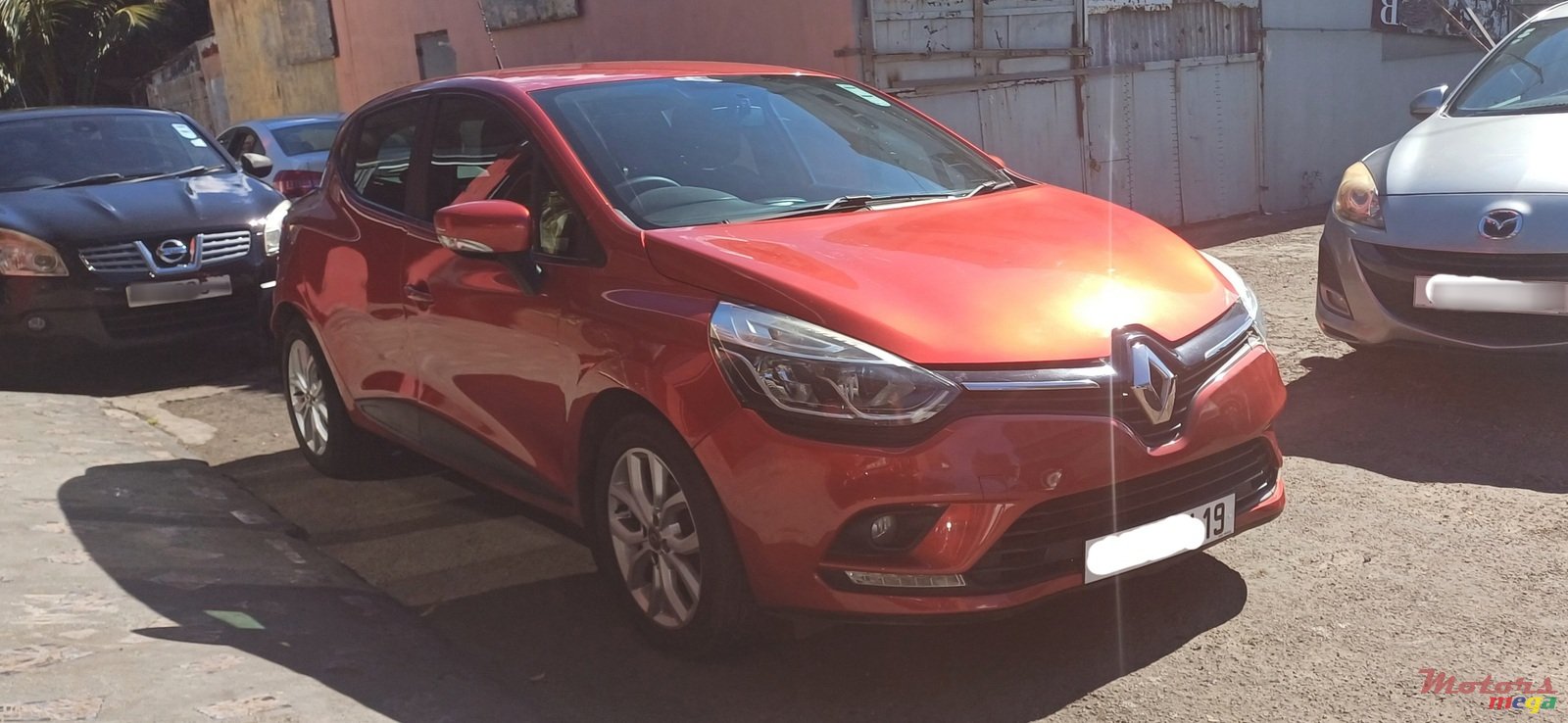 2019' Renault Clio photo #1