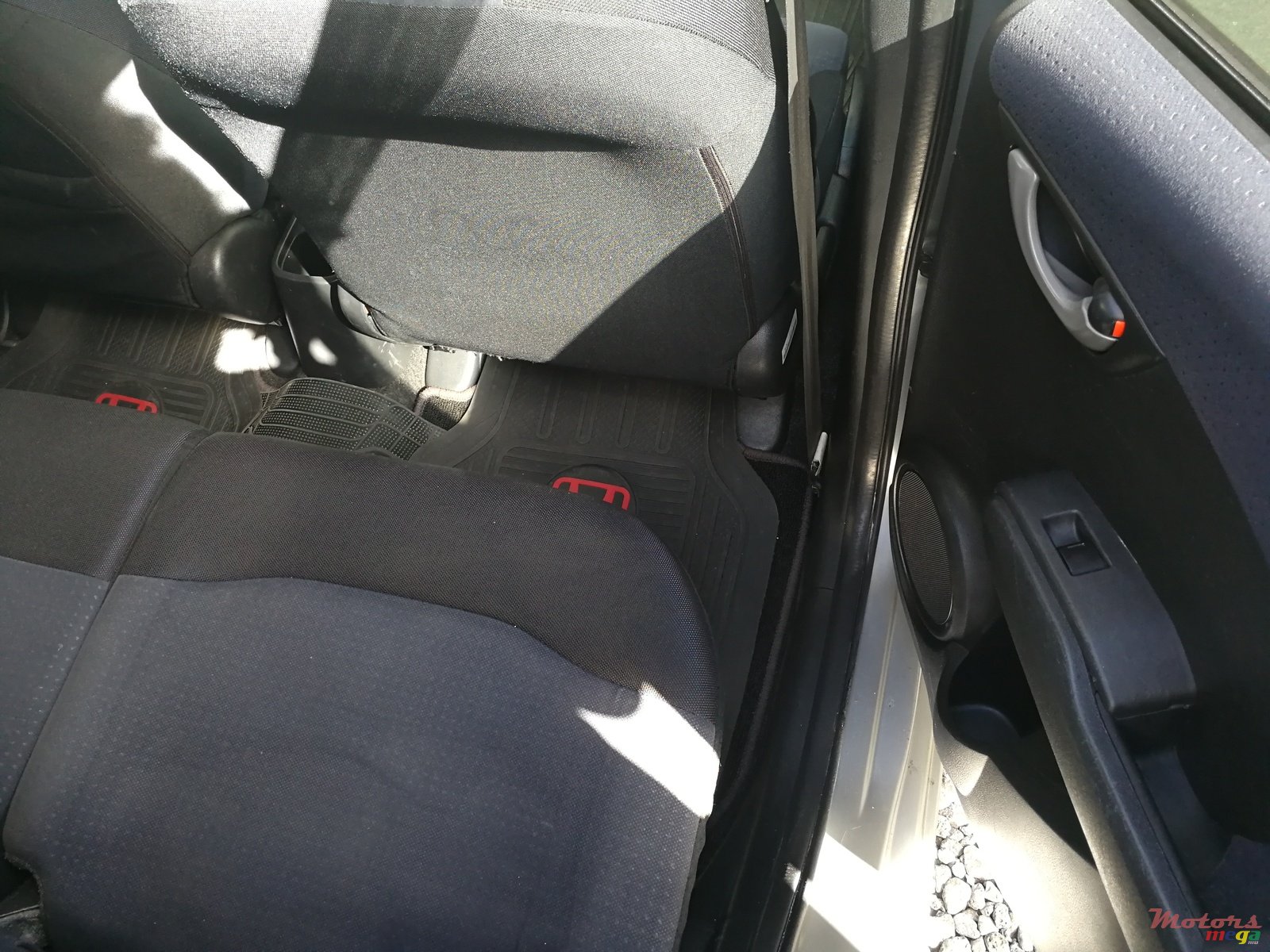 2010' Honda Fit 1.3 photo #2