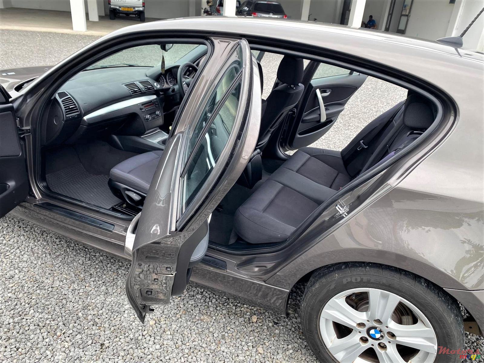 2009' BMW 116 Manual 1.6L photo #6