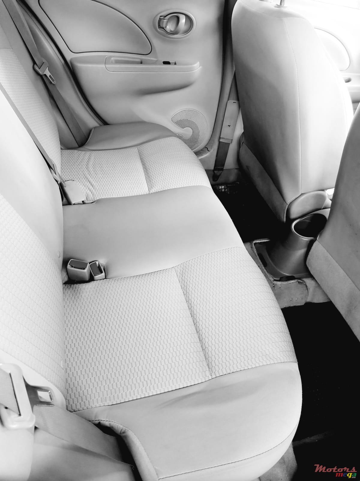 2012' Nissan March photo #5