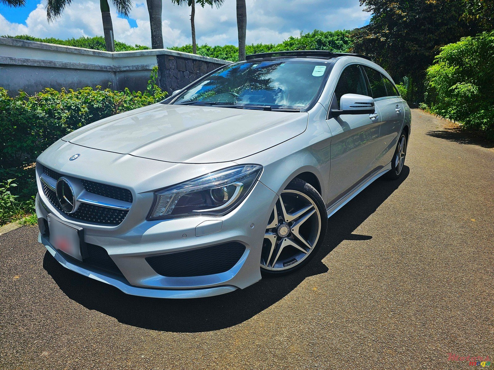 2016' Mercedes-Benz CLA 180 Shooting Break AMG 1.6 for sale. Moka,