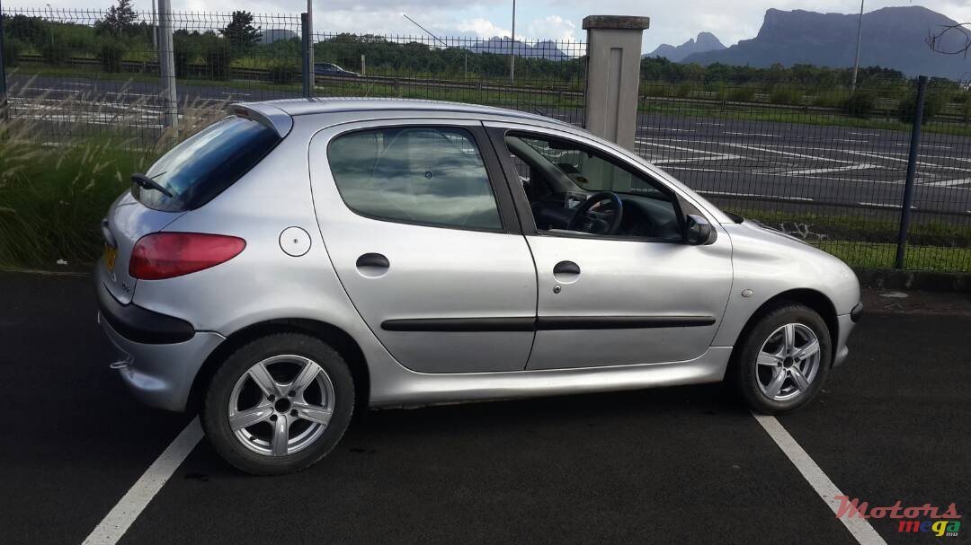 2000' Peugeot 206 photo #1