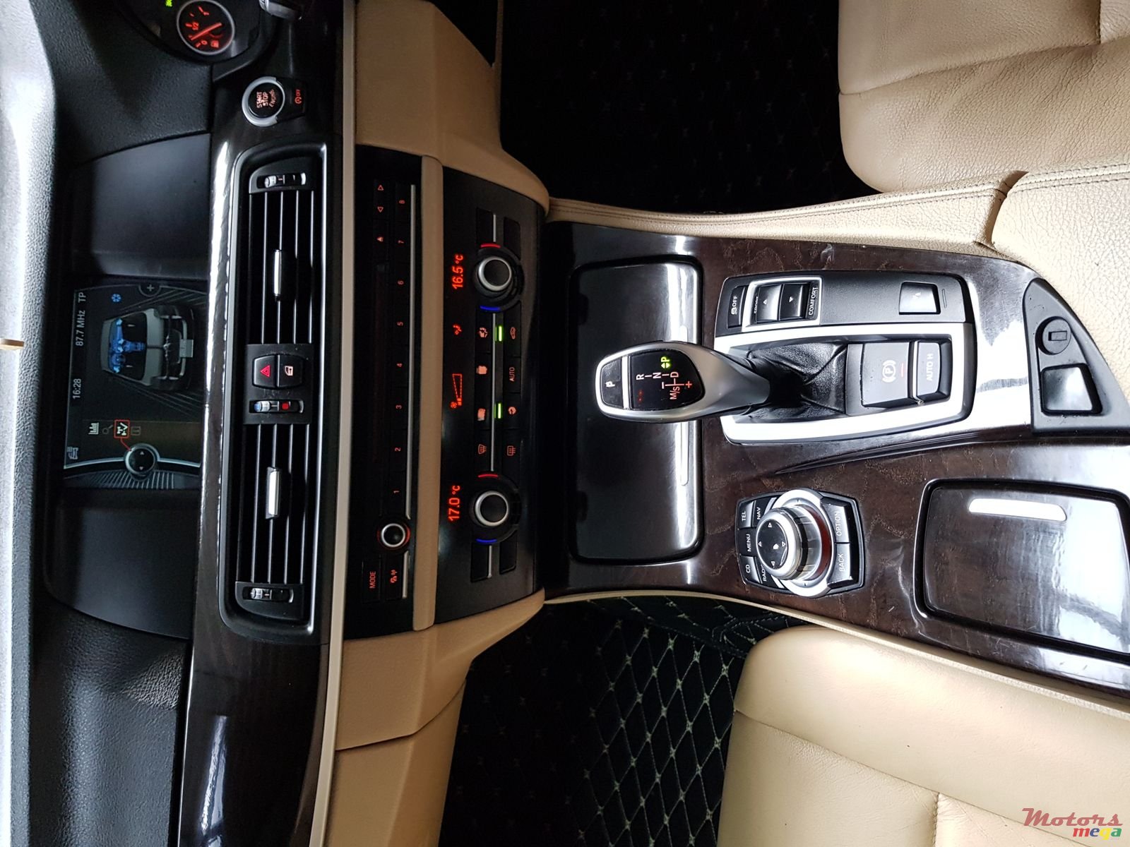 2012' BMW 5 Series Automatic photo #7