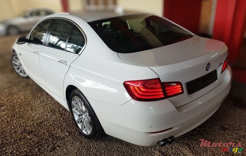 2010' BMW 528 photo #4