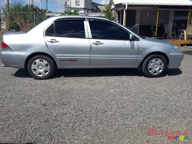 2009' Mitsubishi Lancer photo #2