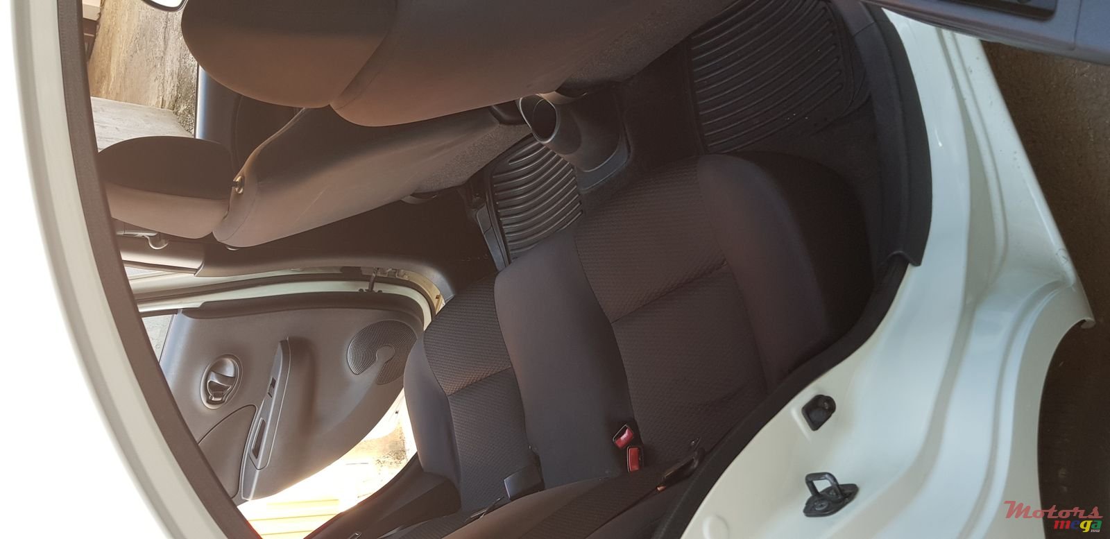 2010' Nissan March photo #3