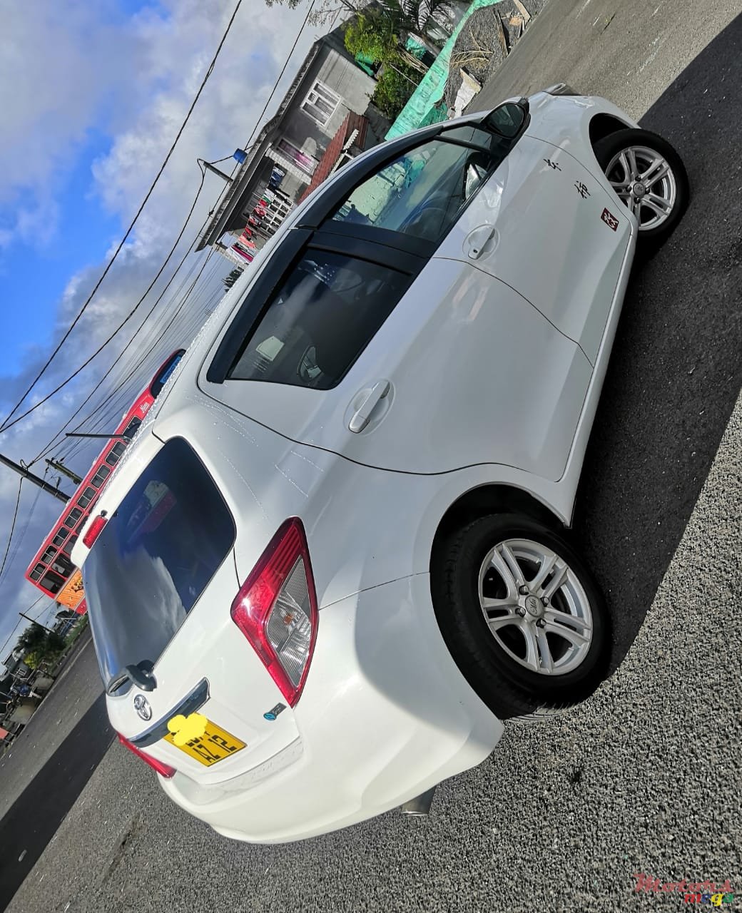 2012' Toyota Vitz 1300cc photo #2