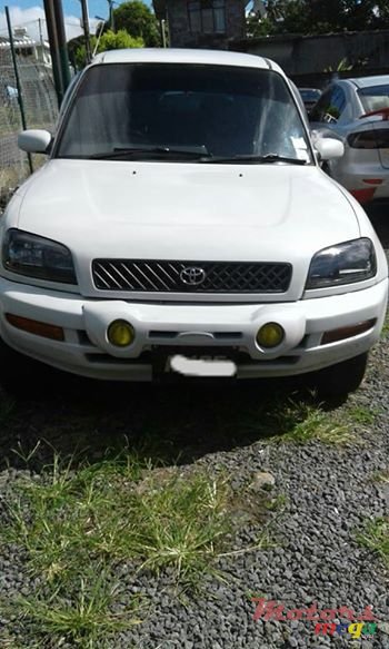 1995' Toyota RAV4 photo #2