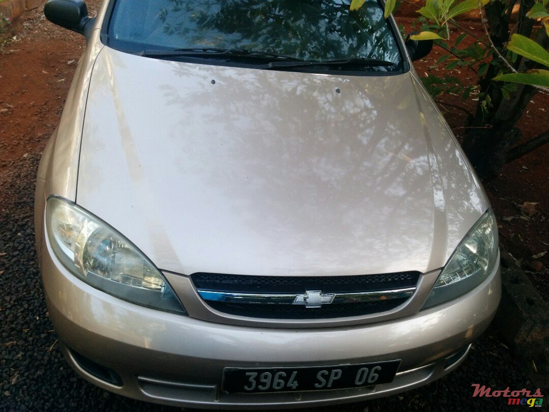 2006' Chevrolet Optra photo #2