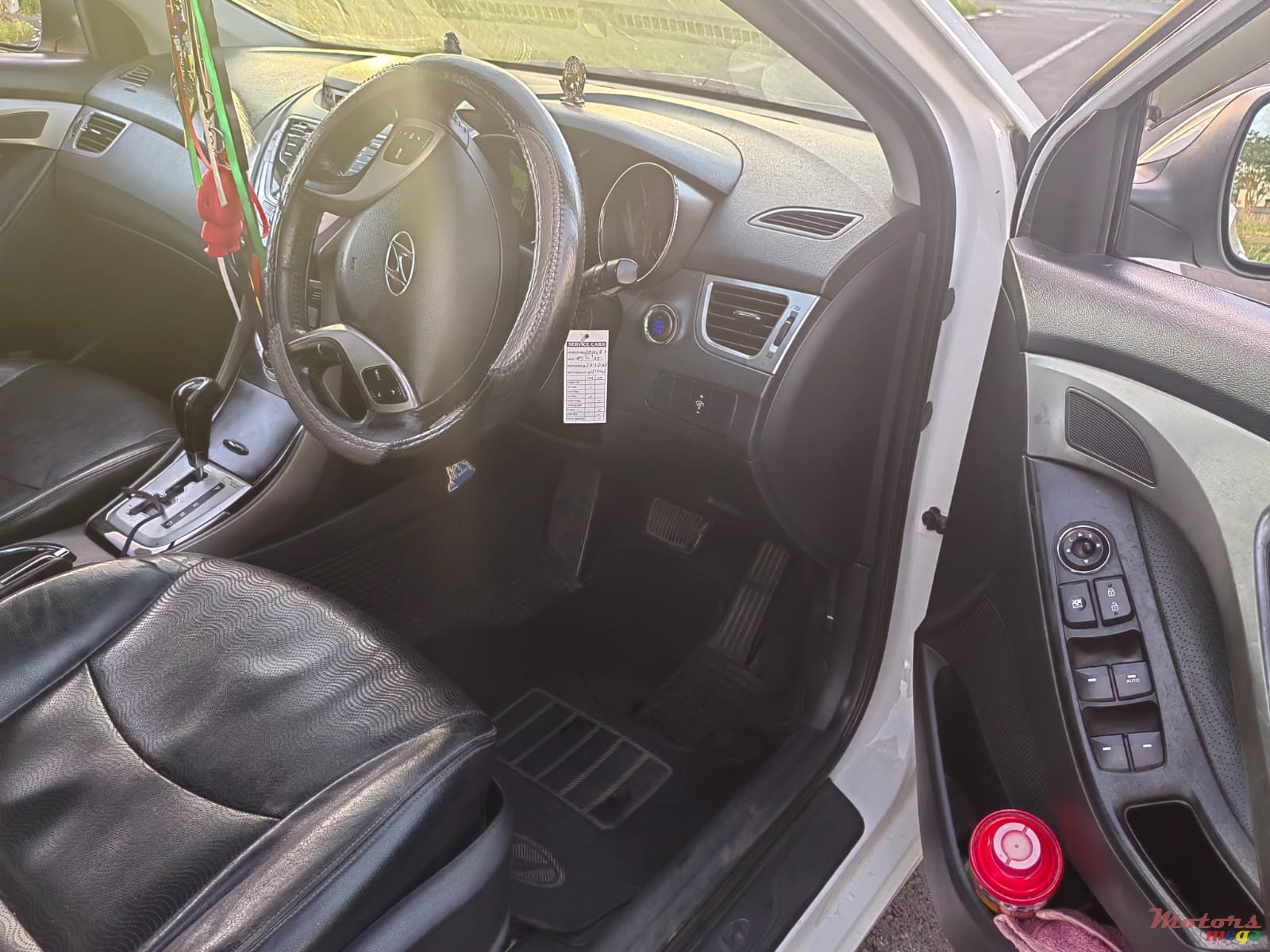 2012' Hyundai Elantra photo #4