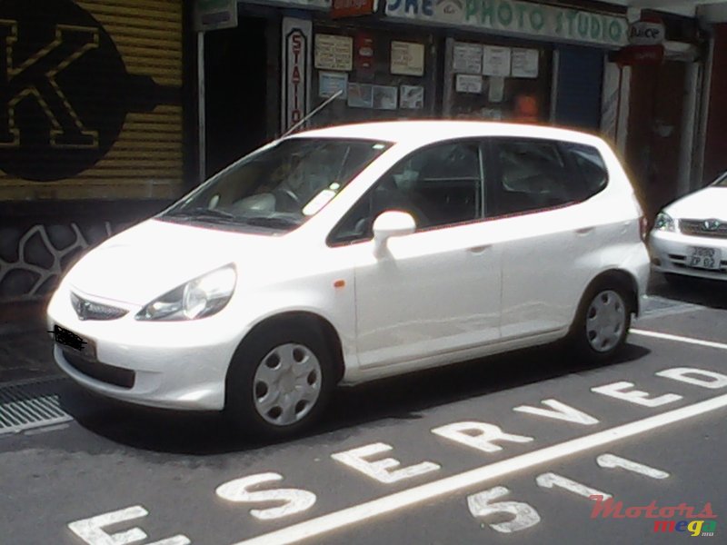 2004' Honda Fit photo #1