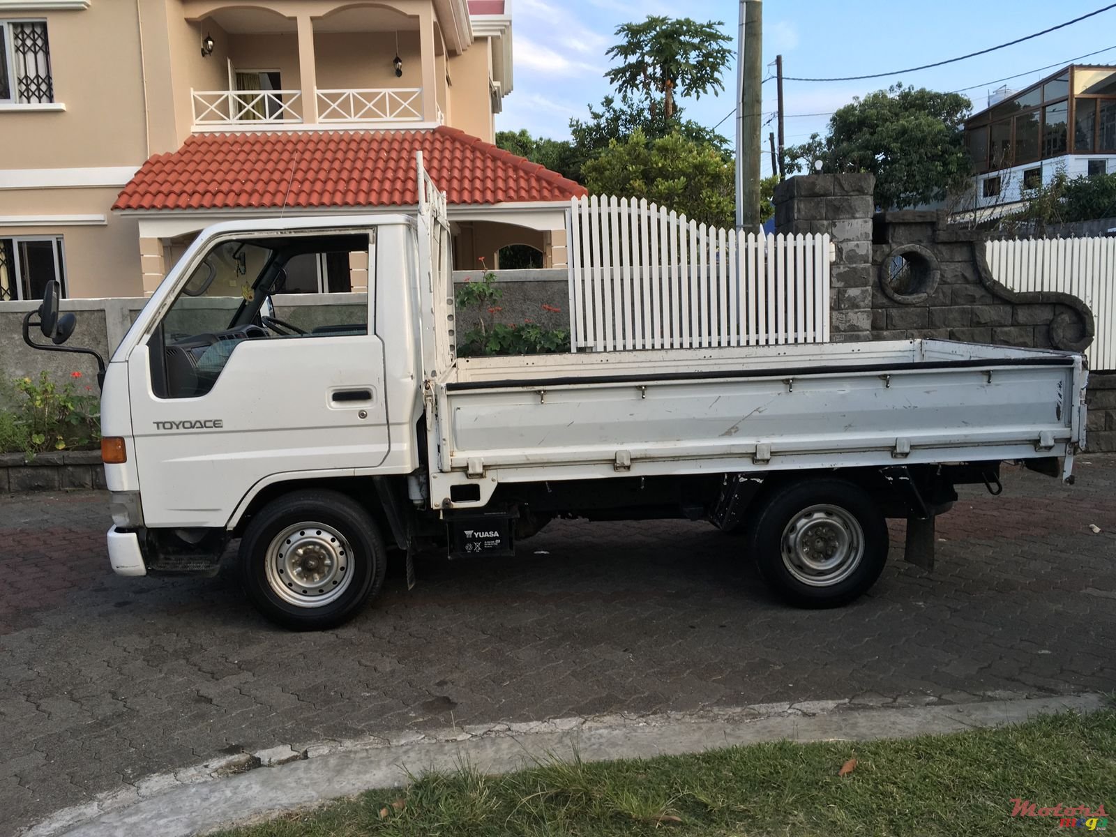 2000' Toyota photo #1