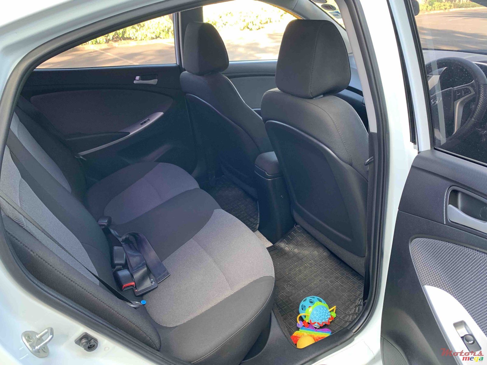 2014' Hyundai Accent photo #6