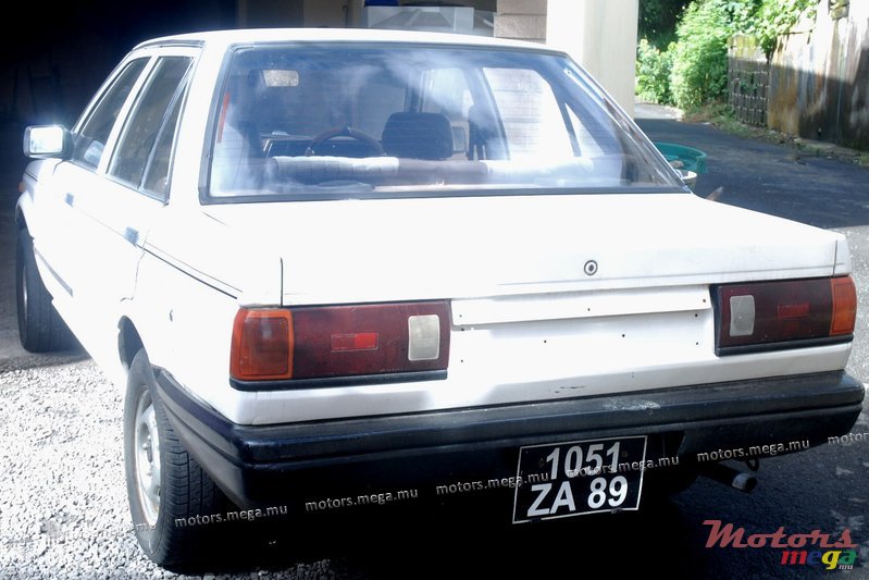 1989' Nissan Sunny photo #1
