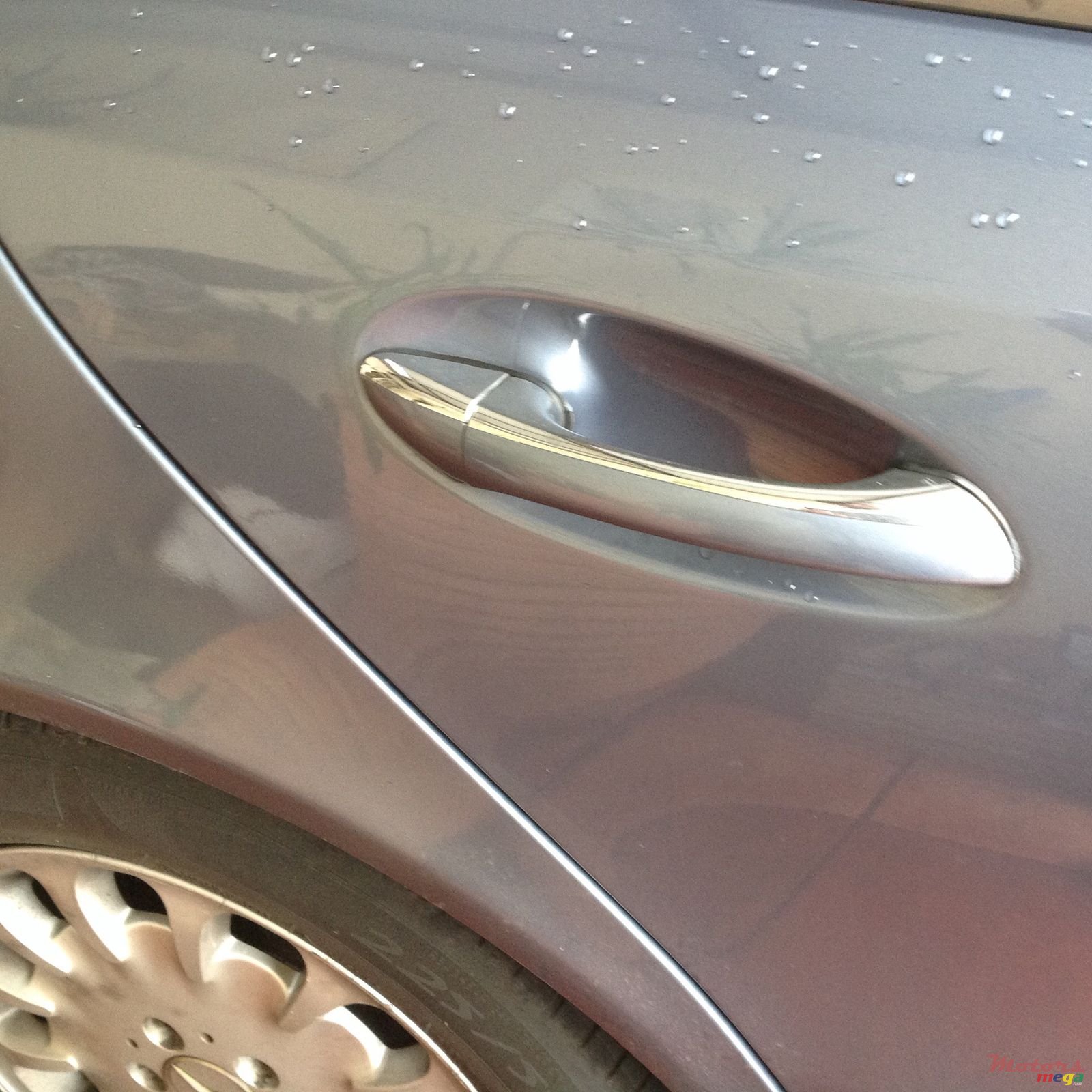 2004' Mercedes-Benz E-Class Sports button photo #4