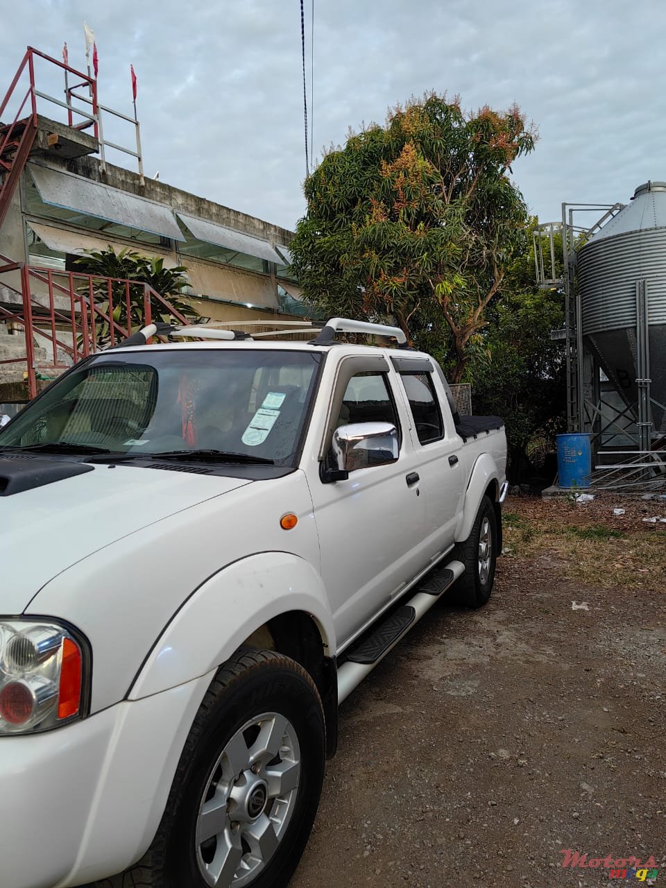 2014' Nissan NP300 photo #4