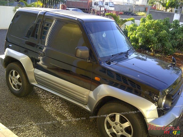 1996' Mitsubishi Pajero Junior photo #1