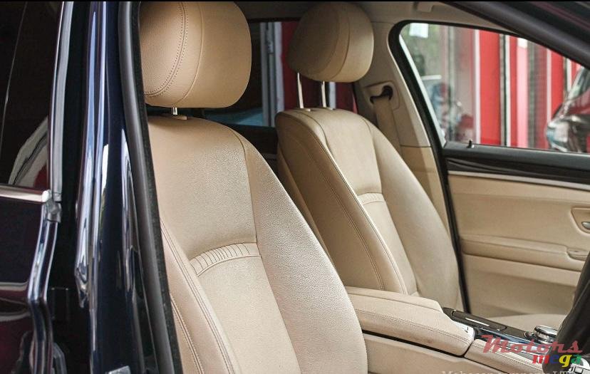 2016' BMW 5 Series photo #2