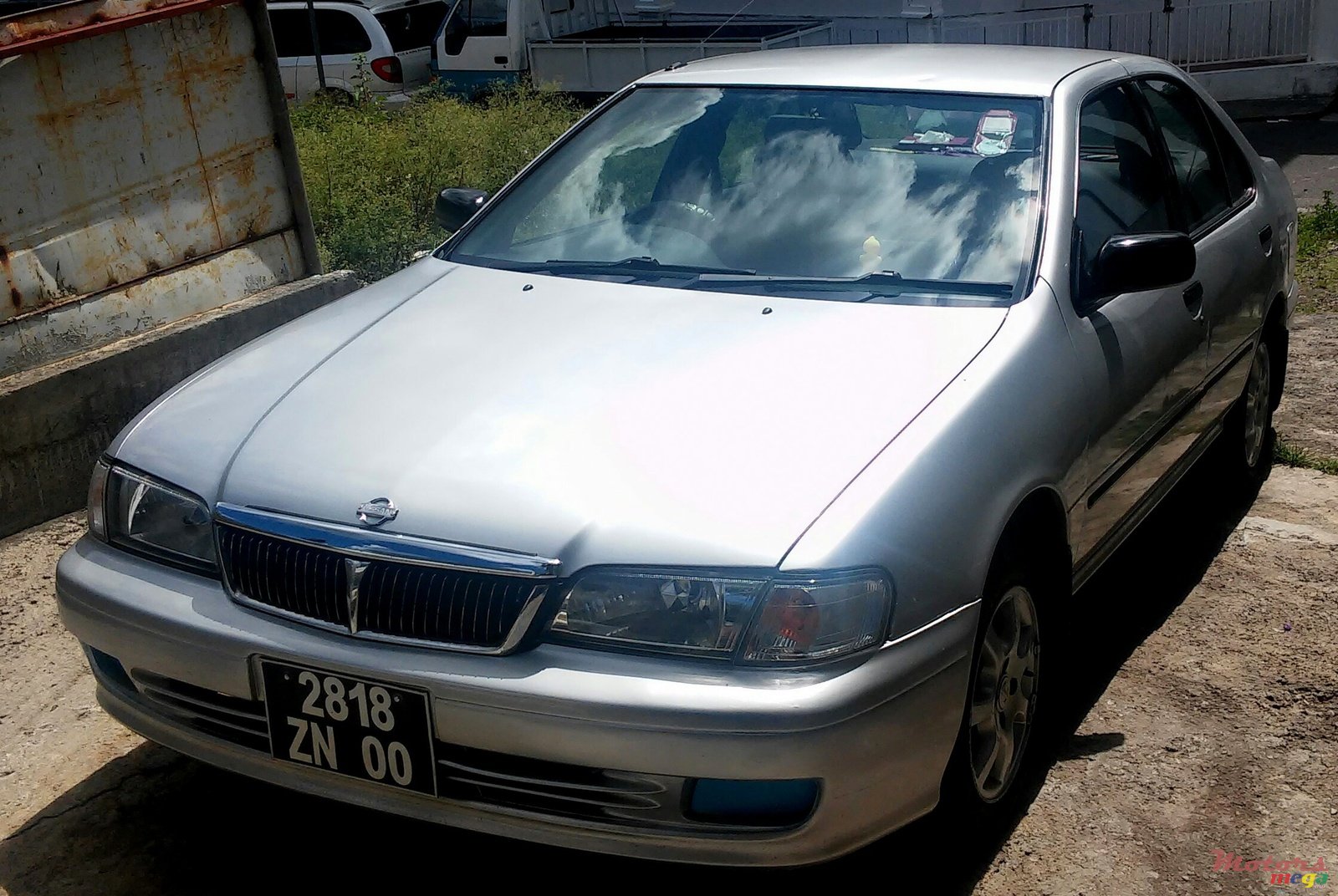 2000' Nissan photo #1