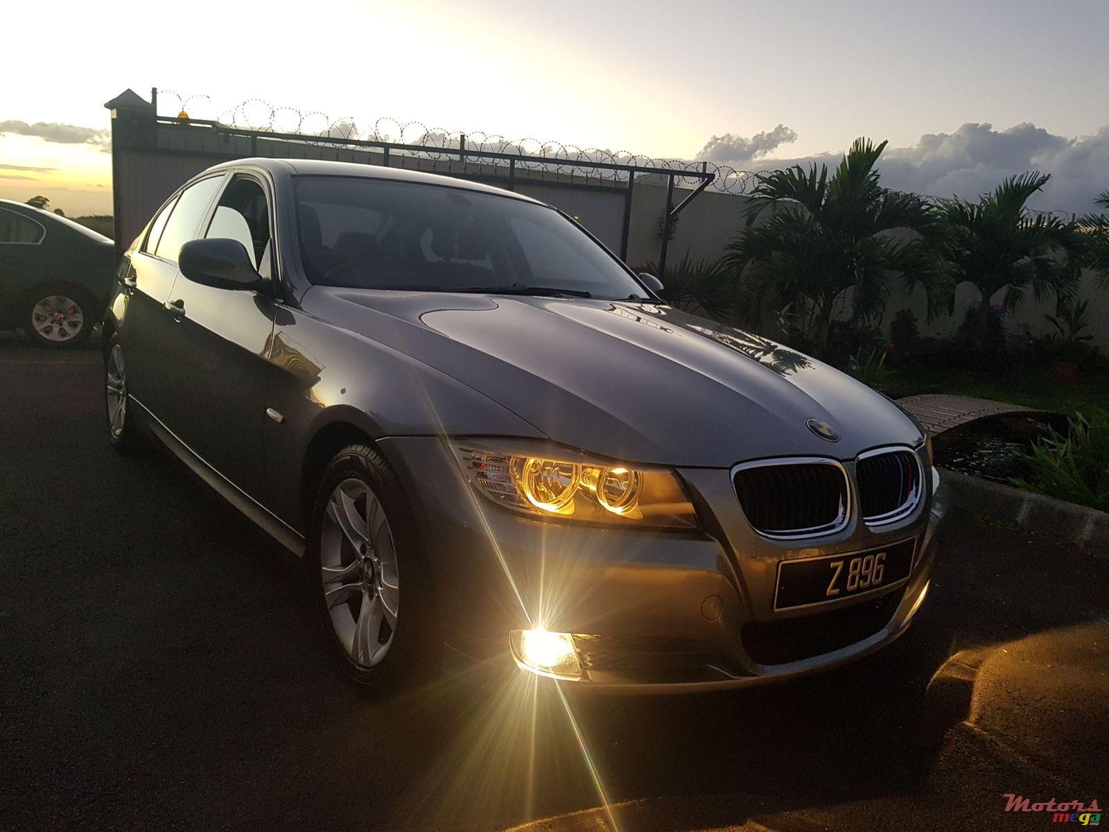 2009' BMW 318 automatic photo #1