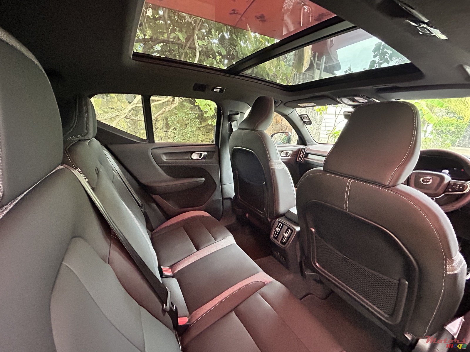 2023' Volvo XC40 Recharge Twin photo #6