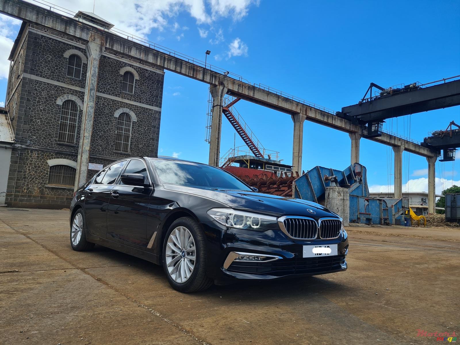 2019' BMW 530e I PERFORMANCE photo #1
