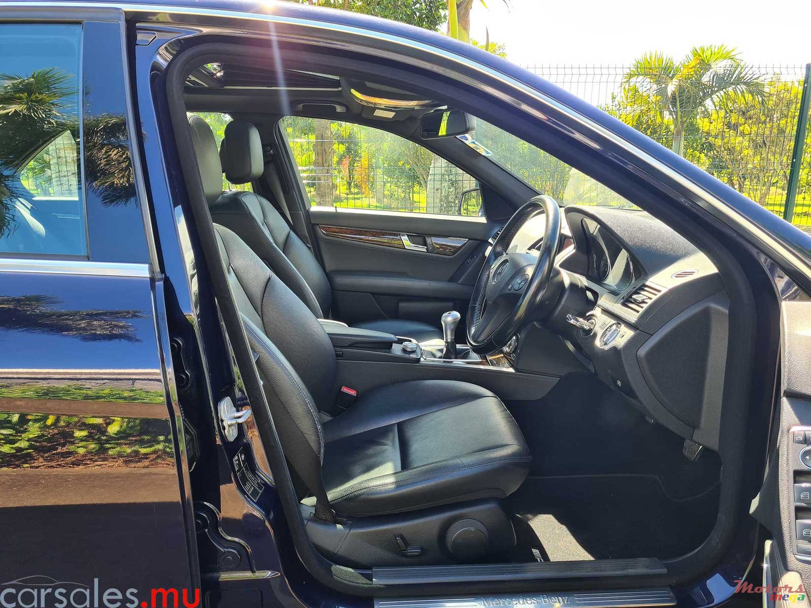 2011' Mercedes-Benz C 180 Kompressor photo #4