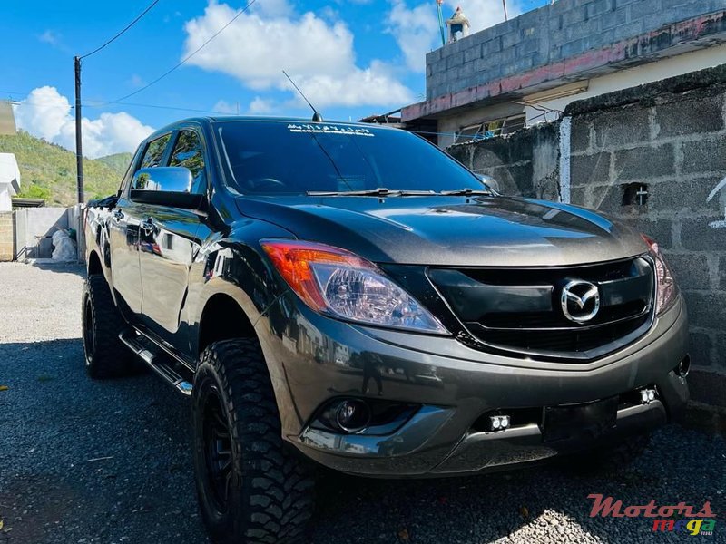 2017' Mazda BT-50 photo #1