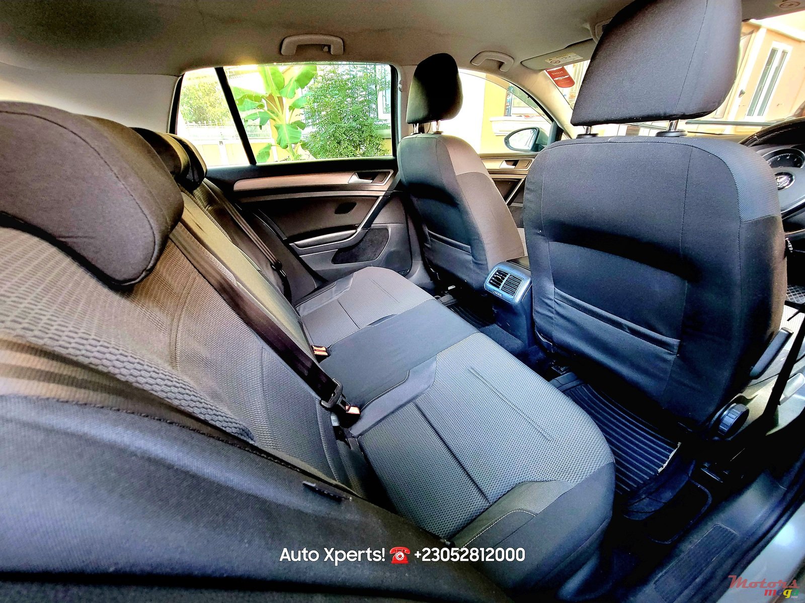 2015' Volkswagen Golf TSi photo #7