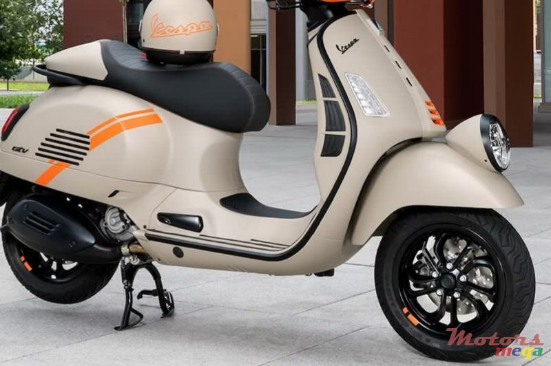 2024' Vespa Gtv 300 photo #1