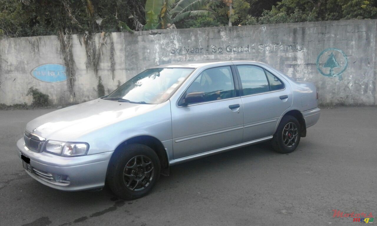 1999' Nissan Sunny photo #2